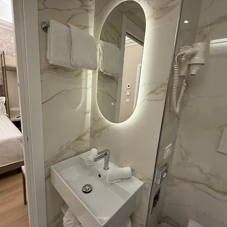 Lumi Hotel Rome